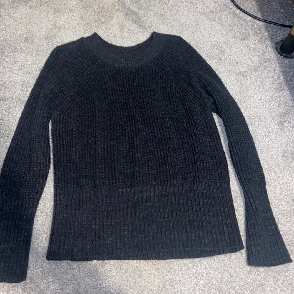 Universal thread size large grey sweater